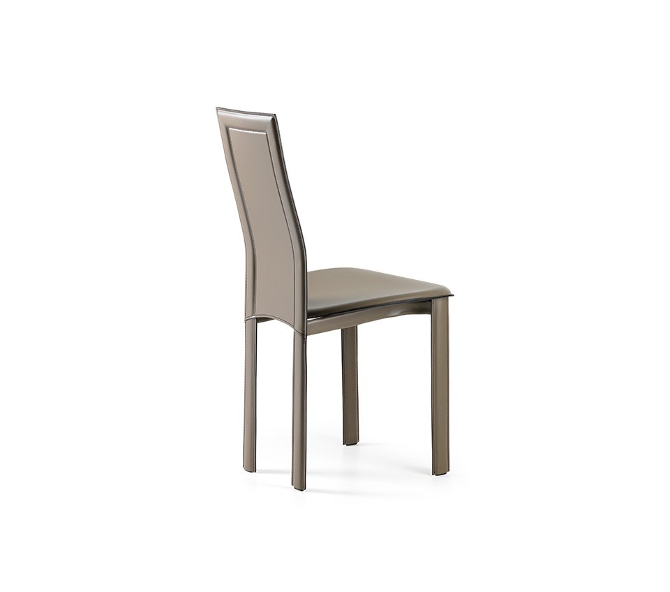 Lara Chaise design haut de gamme de Cattelan Italia en cuir avec coutures apparentes, disponible chez D-Style Interior.