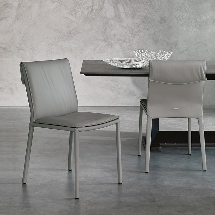 Isabel Chaise design haut de gamme signée Cattelan Italia, alliant confort généreux, lignes élégantes et finitions haut de gamme, disponible chez D-Style Interior.