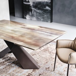 Tyron Crystalart Drive table design extensible par Cattelan Italia avec base en acier embossé et plateau en verre Crystalart. Disponible chez D-Style Interior.