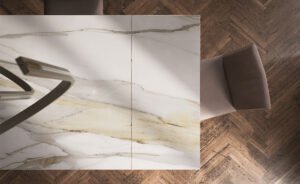 Premier Keramik table Drive de Cattelan Italia associe céramique raffinée et base en acier sculptural. Une pièce extensible au design italien haut de gamme. Chez D-Style Interior.