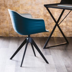 Indy Fauteuil design en polyuréthane souple, élégant et polyvalent, idéal pour les espaces de travail modernes, signé Cattelan Italia et disponible chez D-Style Interior.