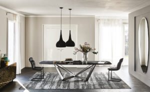 Skorpio Crystalart table de Cattelan Italia allie verre artistique et structure sculpturale en acier pour un style contemporain et raffiné. Disponible chez D-Style Interior.