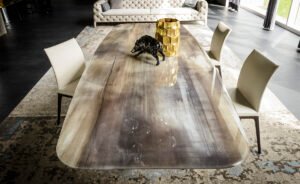 Planer Crystalart de Cattelan Italia, une table design haut de gamme en verre décoratif et acier laqué, alliant élégance, modernité et savoir-faire italien.