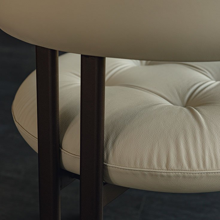 Greta Chaise design haut de gamme de Cattelan Italia, structure en acier laqué et revêtement en tissu ou cuir, élégante et contemporaine, disponible chez D-Style Interior.