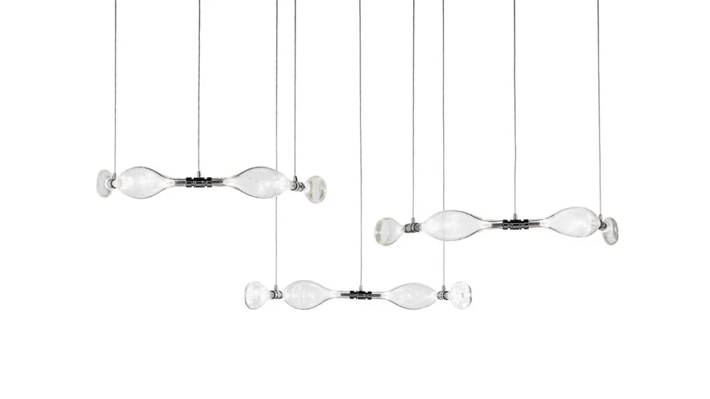 Suspension FIREFLY en verre soufflé transparent avec jonction en métal chromé et éclairage LED par Reflex Angelo, disponible chez D-Style Interior