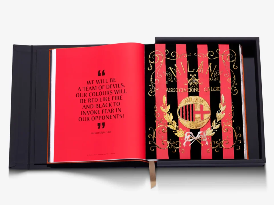 Livre design haut de gamme AC Milan (Ultimate) par Assouline, édition collector en cuir, disponible chez D-Style Interior.