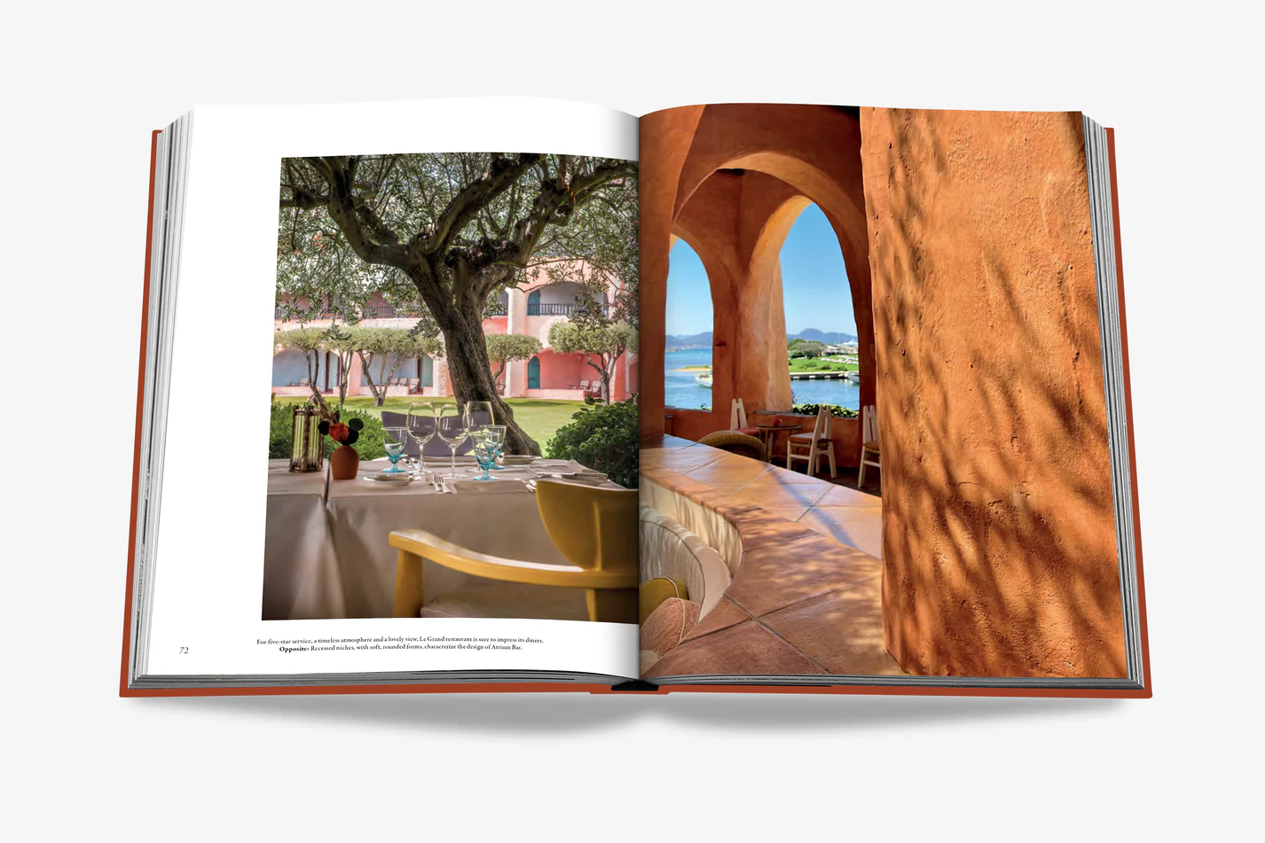 Livre design haut de gamme Cala Di Volpe par Assouline, édition Hospitality en couverture soie, disponible chez D-Style Interior.