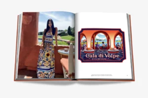 Livre design haut de gamme Cala Di Volpe par Assouline, édition Hospitality en couverture soie, disponible chez D-Style Interior.
