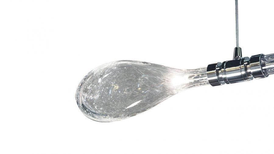 Suspension FIREFLY en verre soufflé transparent avec jonction en métal chromé et éclairage LED par Reflex Angelo, disponible chez D-Style Interior