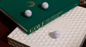 Livre design haut de gamme Golf: The Impossible Collection par Assouline, édition Ultimate sous écrin blanc brillant, disponible chez D-Style Interior.