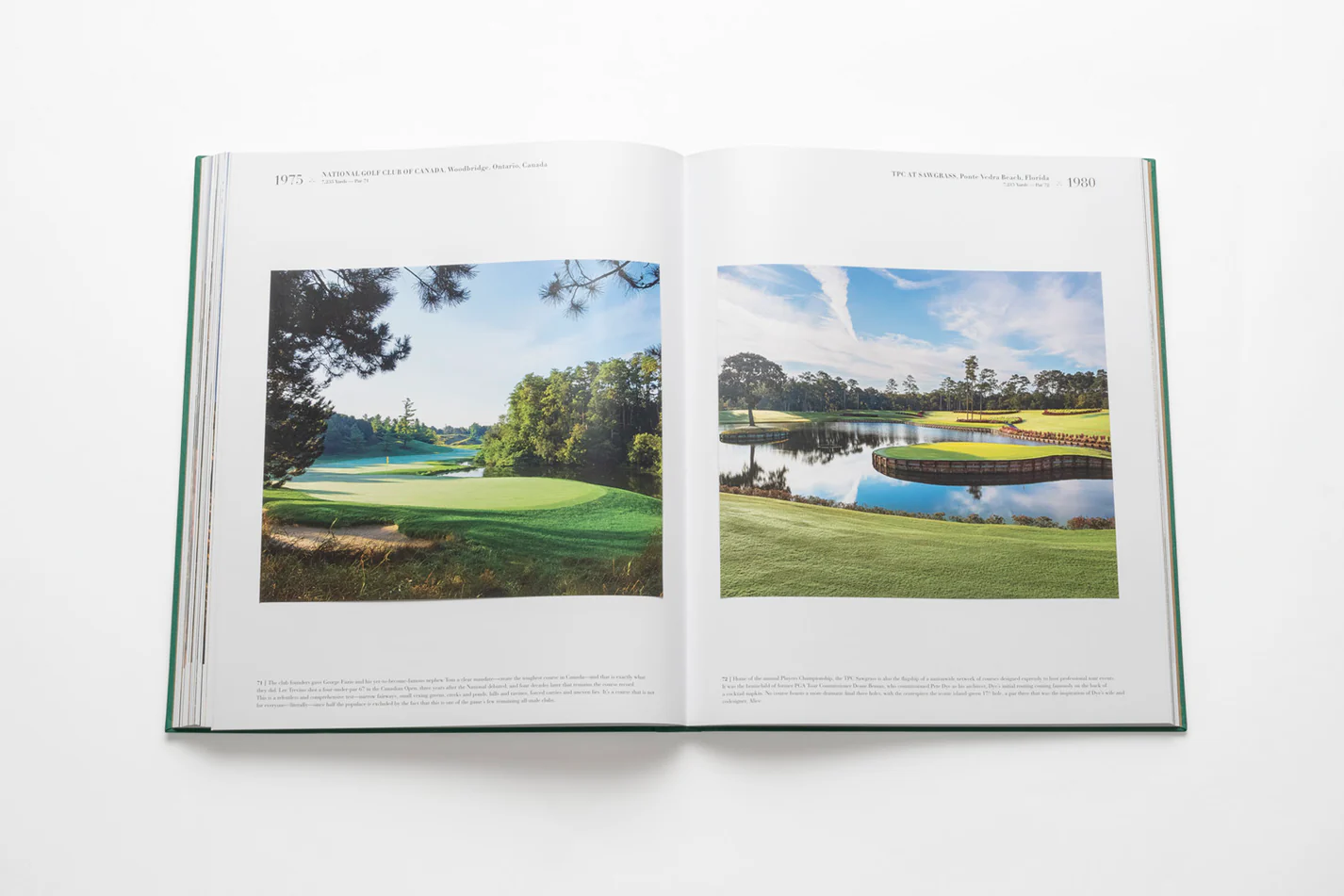 Livre design haut de gamme Golf: The Impossible Collection par Assouline, édition Ultimate sous écrin blanc brillant, disponible chez D-Style Interior.