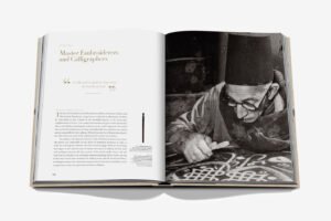 Livre design haut de gamme Hajj and the Arts of Pilgrimage par Assouline, édition Legends sous étui luxueux, disponible chez D-Style Interior.