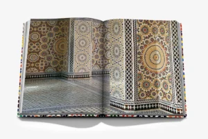 Livre design haut de gamme Moroccan Decorative Arts par Assouline, édition française sous étui lin, disponible chez D-Style Interior.