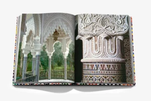 Livre design haut de gamme Moroccan Decorative Arts par Assouline, édition française sous étui lin, disponible chez D-Style Interior.