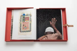 Livre design haut de gamme Mosques: The 100 Most Iconic Islamic Houses Of Worship Assouline, édition Ultimate Collection, disponible chez D-Style Interior.