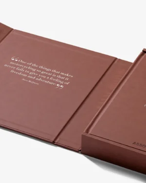 Livre design haut de gamme The Impossible Collection of Motorcycles Assouline, édition Ultimate Collection, disponible chez D-Style Interior.