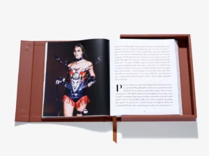 Livre design haut de gamme The Impossible Collection of Motorcycles Assouline, édition Ultimate Collection, disponible chez D-Style Interior.