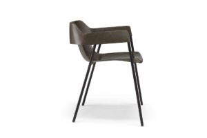 Fauteuil lounge NIL par Amura Lab, en fibre de lin et métal, alliance subtile de légèreté, confort et élégance contemporaine. Disponible chez D-Style Interior.