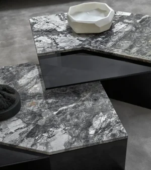 Roswell – Table basse design en marbre et verre Arketipo par Mauro Lipparini