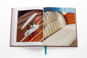 Livre design haut de gamme Riva Aquarama Special Edition par Assouline, édition bois verni sous écrin, disponible chez D-Style Interior.