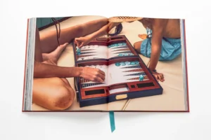 Livre design haut de gamme Riva Aquarama Special Edition par Assouline, édition bois verni sous écrin, disponible chez D-Style Interior.