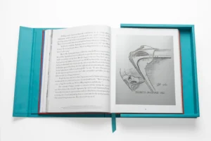 Livre design haut de gamme Riva Aquarama par Assouline, édition Ultimate sous écrin caoutchouc, disponible chez D-Style Interior.