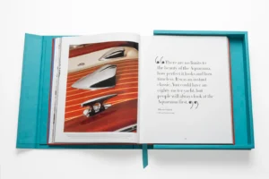 Livre design haut de gamme Riva Aquarama par Assouline, édition Ultimate sous écrin caoutchouc, disponible chez D-Style Interior.