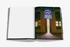 Livre design haut de gamme Saudi Arabia: Jeddah Al-Balad par Assouline, édition Classics sous étui luxueux, disponible chez D-Style Interior.