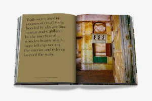 Livre design haut de gamme Saudi Arabia: Jeddah Al-Balad par Assouline, édition Classics sous étui luxueux, disponible chez D-Style Interior.