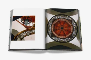 Livre design haut de gamme Saudi Arabia: Jeddah Al-Balad par Assouline, édition Classics sous étui luxueux, disponible chez D-Style Interior.