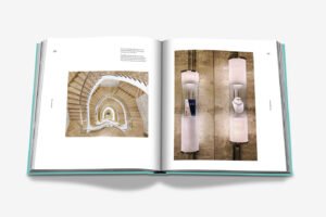 Livre design haut de gamme Tiffany & Co: Landmark par Assouline, édition soie sous étui lin, disponible chez D-Style Interior.