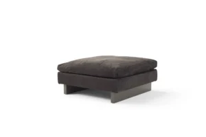 Tau fauteuil d’Amura Lab marie design zen, confort absolu et élégance italienne dans une forme épurée et contemporaine. Disponible chez D-Style Interior.