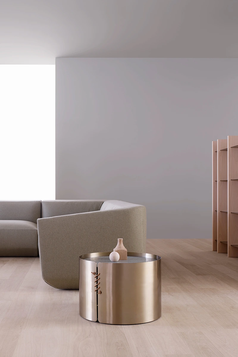 Setacci par Amura Lab – une table basse inspirée des tamis traditionnels d’Altamura, mêlant savoir-faire artisanal et design contemporain. Disponible chez D-Style Interior.