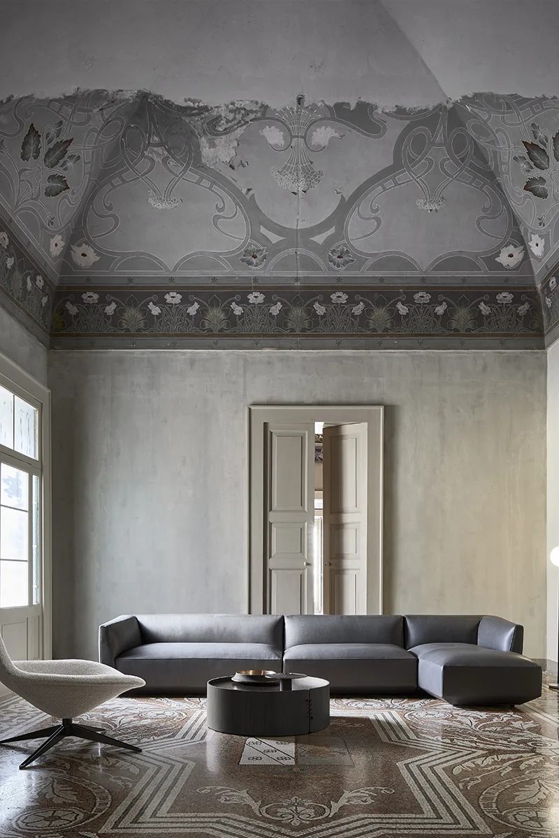 Setacci par Amura Lab – une table basse inspirée des tamis traditionnels d’Altamura, mêlant savoir-faire artisanal et design contemporain. Disponible chez D-Style Interior.