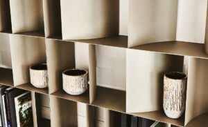 Bibliothèque design haut de gamme Nautilus Cattelan Italia par Studio Brogliato Traverso, bibliothèque modulable métallique, disponible chez D-Style Interior.