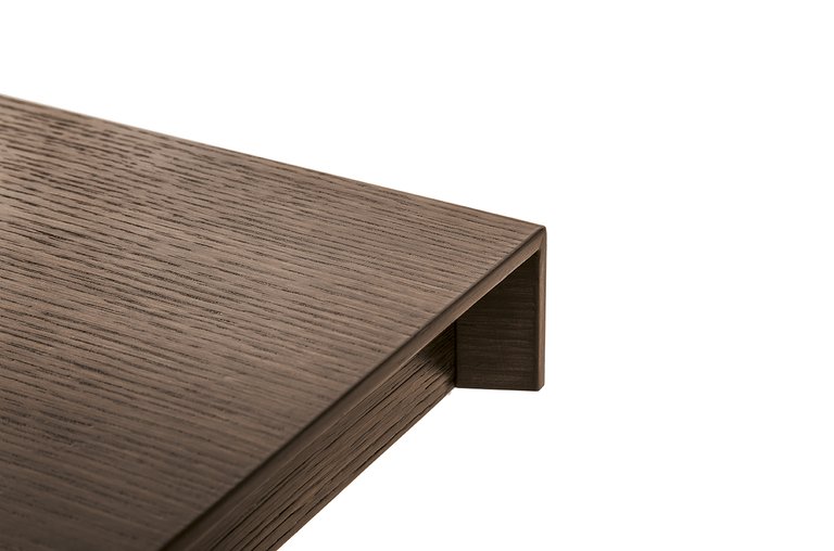 Jobs | Bureau design haut de gamme Poltrona Frau par Rodolfo Dordoni, design italien haut de gamme en cuir Pelle Frau® et bois de rouvre, disponible chez D-Style Interior