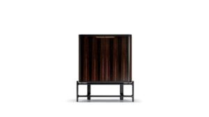 Bibliothèque design haut de gamme DUO Cabinet par Poltrona Frau, structure frêne massif avec finitions noyer et ébène, plateau marbre et éclairage LED, disponible chez D-Style Interior
