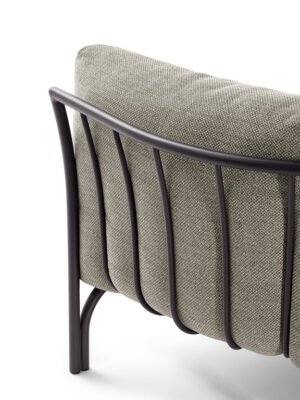 Canapé design haut de gamme Mirabell par Poltrona Frau, structure aluminium embossé avec coussins déhoussables, disponible chez D-Style Interior