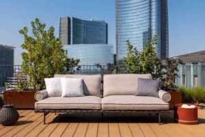 Canapé design haut de gamme Souvenir d'Italie par Poltrona Frau, structure aluminium avec tressage polypropylène, disponible chez D-Style Interior