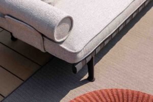 Canapé design haut de gamme Souvenir d'Italie par Poltrona Frau, structure aluminium avec tressage polypropylène, disponible chez D-Style Interior