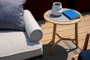 Canapé design haut de gamme Souvenir d'Italie par Poltrona Frau, structure aluminium avec tressage polypropylène, disponible chez D-Style Interior