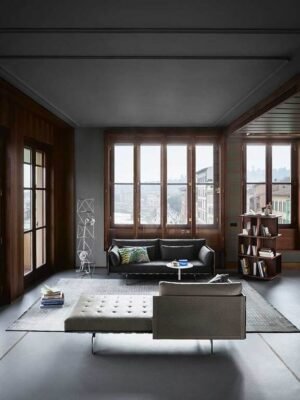 Canapé design haut de gamme Clayton par Poltrona Frau, structure sangles cuir tressées main avec piqûres X, disponible chez D-Style Interior