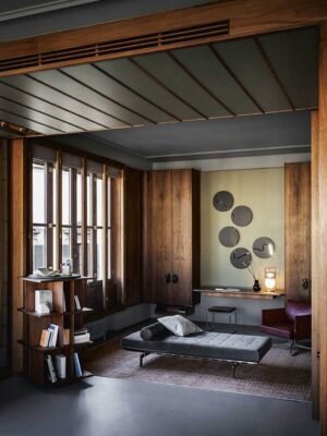 Canapé design haut de gamme Clayton par Poltrona Frau, structure sangles cuir tressées main avec piqûres X, disponible chez D-Style Interior