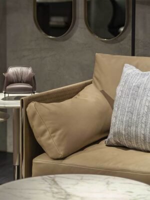 Canapé design haut de gamme Clayton par Poltrona Frau, structure sangles cuir tressées main avec piqûres X, disponible chez D-Style Interior