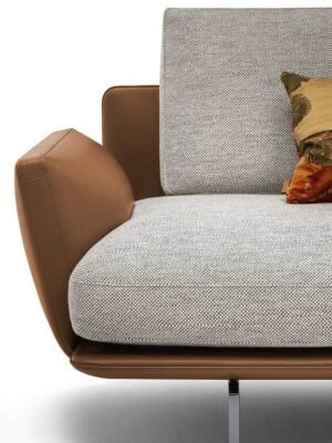 Canapé design haut de gamme Get Back par Poltrona Frau, système modulaire avec structure aluminium et coussins plumes, disponible chez D-Style Interior