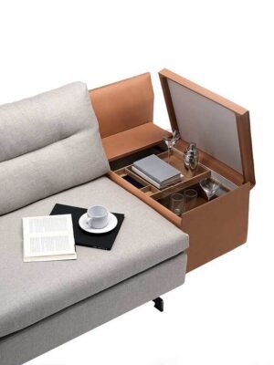 Canapé design haut de gamme GranTorino par Poltrona Frau, structure métal avec coussins plumes anatomiques, disponible chez D-Style Interior