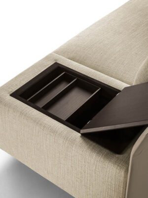 Canapé design haut de gamme GranTorino par Poltrona Frau, structure métal avec coussins plumes anatomiques, disponible chez D-Style Interior