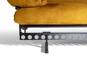Canapé design haut de gamme Ouverture par Poltrona Frau, structure acier noir mat avec coussins plumes déhoussables, disponible chez D-Style Interior