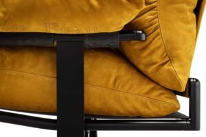 Canapé design haut de gamme Ouverture par Poltrona Frau, structure acier noir mat avec coussins plumes déhoussables, disponible chez D-Style Interior