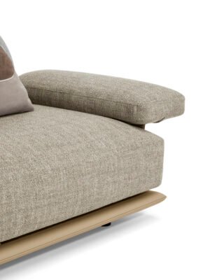 Blisscape Canapé Poltrona Frau : canapé design haut de gamme trois places signé Serafini + Palomba. Structure cuir, coussins amovibles. D-Style Interior.